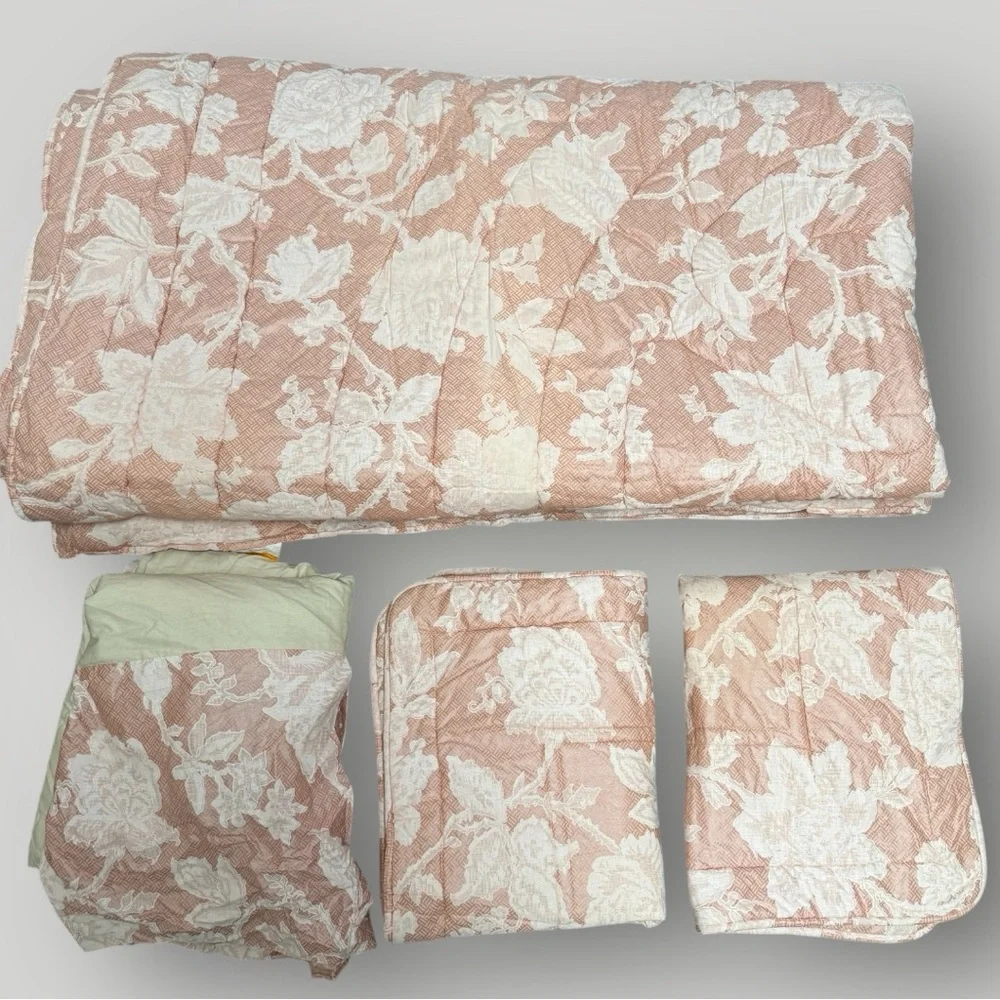 CROSCILL‎ Rare Vintage Queen Comforter 4 -Piece Set Pink Cream